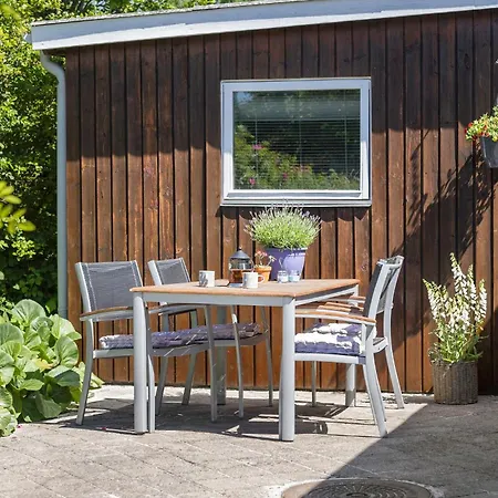 2 Bedroom Lovely In Bogense