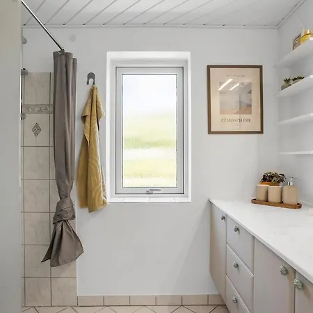 2 Bedroom Lovely In